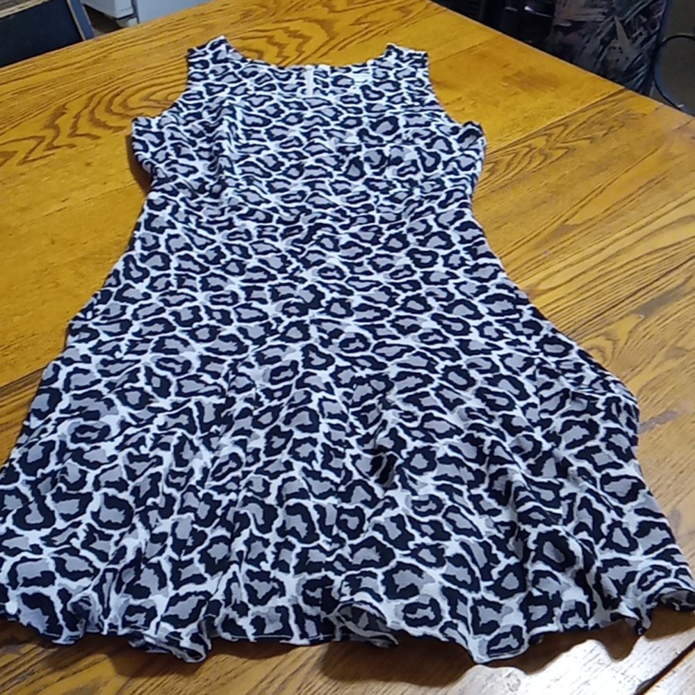 Diane Von Furstenberg  Womens 2 Dress ANIMAL PRINT Used Preowned
